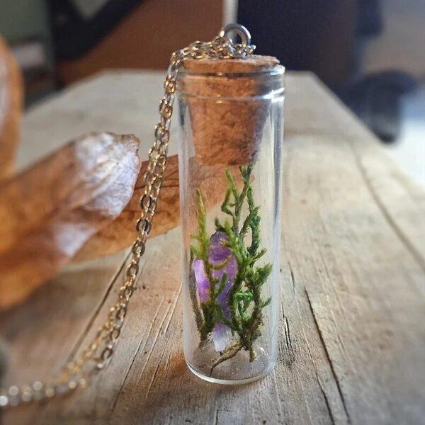 Amethyst Glass Bottle Necklace raw quartz Pendant Crystal Moss Mori Girl Violet Necklace Natural Mystery Statice inspirational - Imagen 2